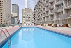 Photo 3 - Ramada Hotel Downtown Calgary